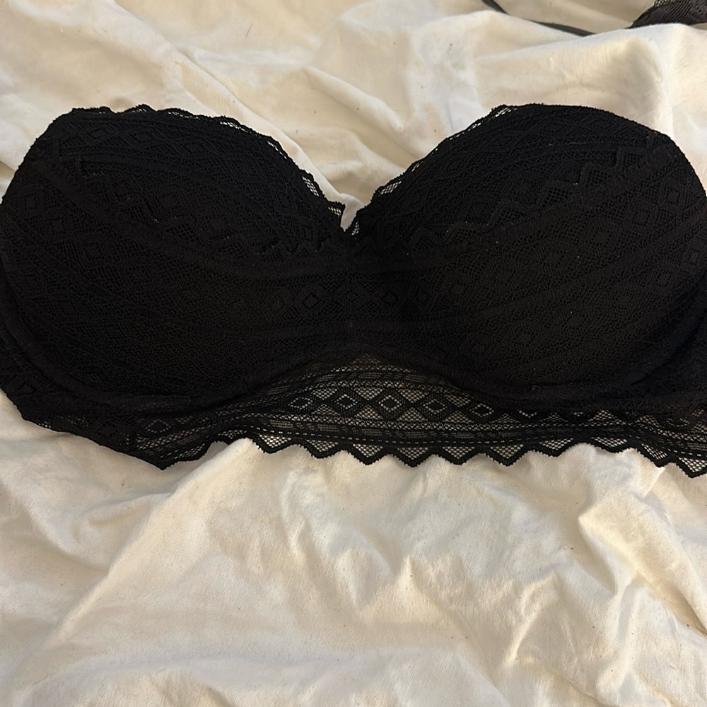 Victoria’s Secret pink lace bralette large